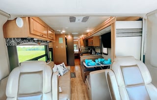 Beautiful Class A Pet Friendly RV