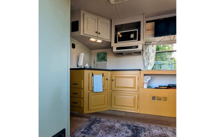 Kitchen (looking in from entry)