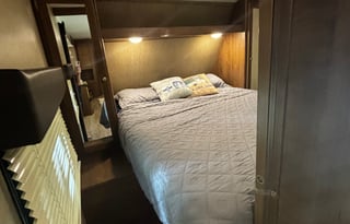 Family Friendly camper with Kids Bunkhouse