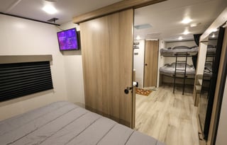 2025 Coleman Light - Perfect Size & Family Layout!