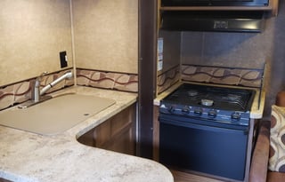 2016 Coachmen RV Leprechaun 320BH Ford 450