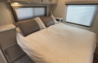 2024 Thor Motor Coach - Coleman 32CM