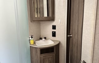 2021 Crossroads–Bunkhouse & Outdoor Kitchen-Slps 8
