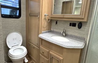2016 Newmar Canyon Star 3710