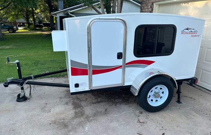 At 8’ long (11’ overall) and shorter than most vehicles, our camper is an easy tow!