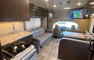 Miss Freeda 2020 Class C Bunkhouse sleeps up to 10