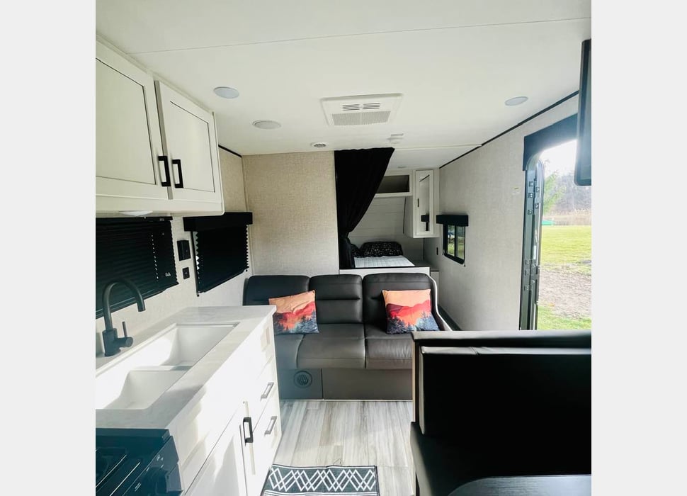 Travel Trailer rentals in Westland