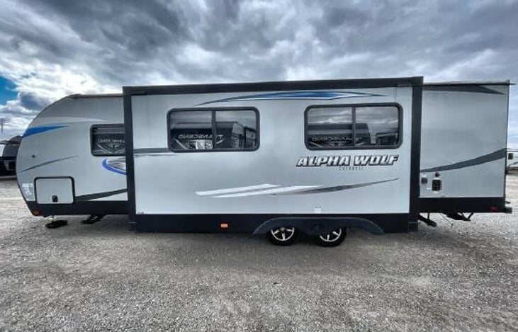 Large slide out for more space in the living, kitchen and dining areas