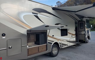 RUNAWAY RV RENTAL