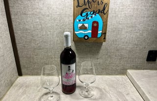 Fully Equipped RV- Perfect for Families or Couples