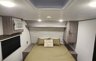 Enjoy our Coleman Lantern LT 17R