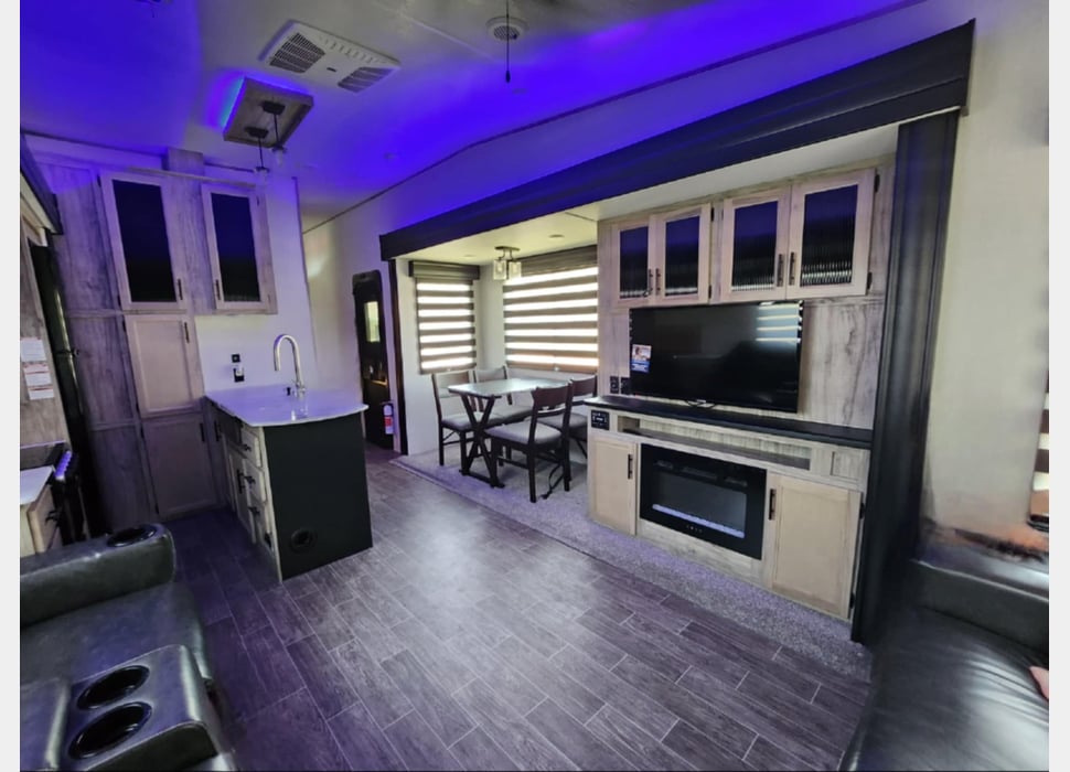 Fifth Wheel rentals in Conroe