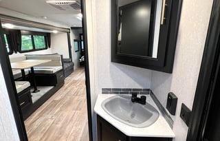 2022 GREY WOLF - PERFECT FAMILY CAMPER, SLEEPS 8