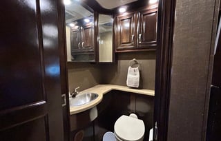 #14_40 ft Motorhome w/ bunks & 1.5 baths