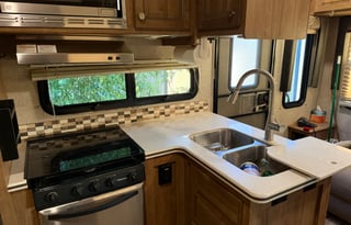 Luxury 5th Wheel With Lots Of Extras