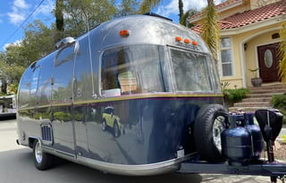 Airstream in 2 colors! Stand out!
