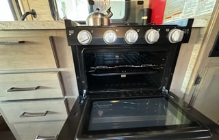 "STAR" FREE delivery near airport