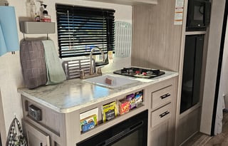 Pet friendly - 2023 Coleman 17B