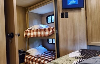 2016 Coachmen RV Freelander 32BH Ford 450