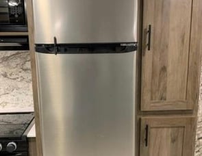 Prime Time RV Avenger 29RSL