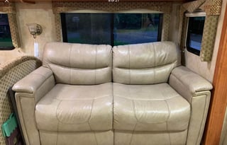 2007 Damon Challenger 376