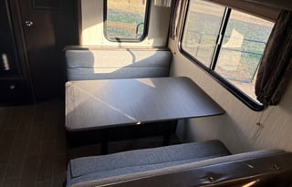 Austin & Jamie’s Cozy Family Adventure RV