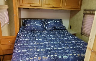 2008 Winnebago Vista 33T