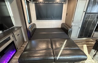 Unit 10-Outback with Large Rear Living & King Bed