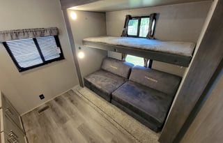 Catalina Legacy 343BHTS