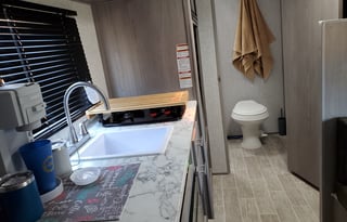 Cozy camper 2022 Dutchmen RV Coleman 17B