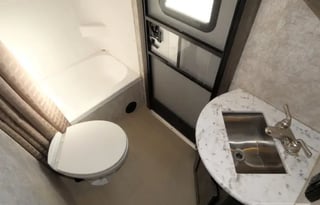 Highland Ridge Open Range Ultra Lite 31ft Sleeps 8