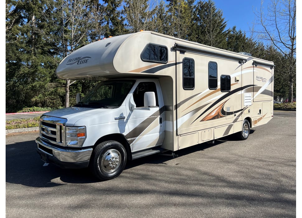 Class C Motor Home rentals in Everson