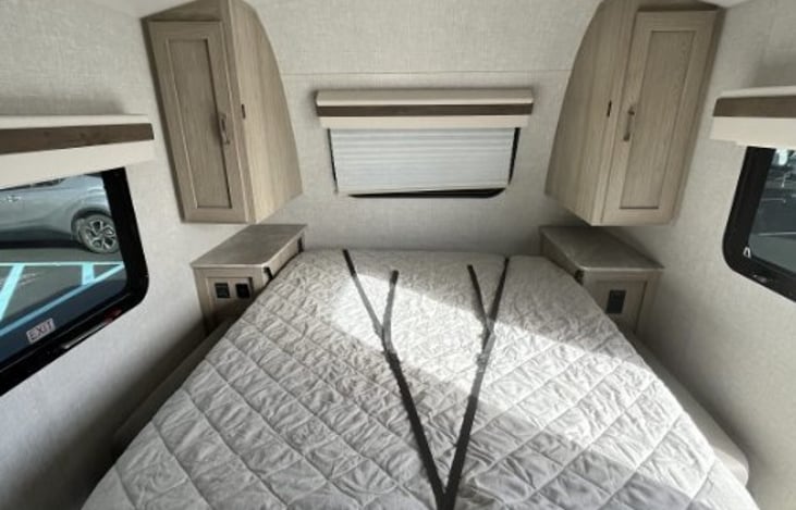 Queen Size Murphy Bed - Comfy