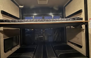 Steele’s Keystone Fuzion345 5thWheel Delivery only