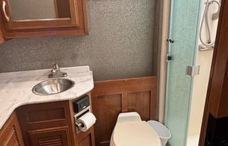 Class A Bounder 2 Full Bath w/ King and Bunkhouse