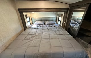 Brand New Glamping 5th Wheel- No Towing Necessary