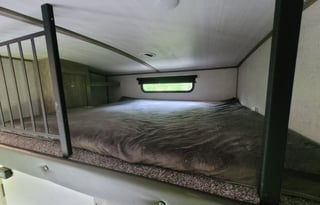 Full Sized Fifth Wheel for Full Time Fun