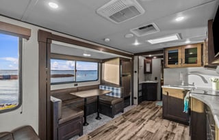 AMAZING BUNKHOUSE CAMPER!