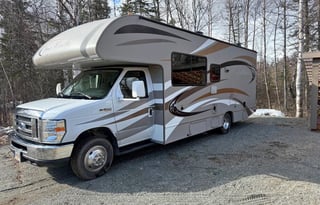 THOR Four Winds 27' Class C RV | Sleeps 8 |