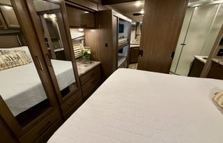 Thor Motor Coach Four Winds 31EV ***Bunk Beds***