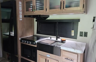 Family Camper 27ft Grey Wolf – Stress-Free Trips