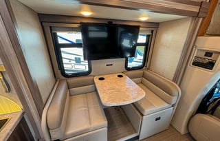 DELANO - Luxury Mini Coach for 2-4