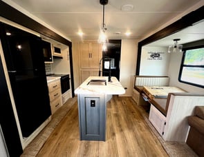 Forest River RV Puma 32BH2B
