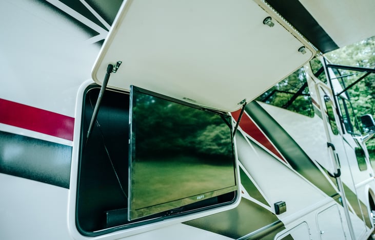 Outdoor TV with bluetooth speaker for all your outdoor entertainment