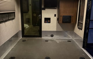 Steele’s Keystone Fuzion345 5thWheel Delivery only