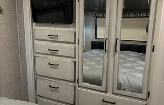 Greyhawk 31F – Luxury Family RV with Bunks