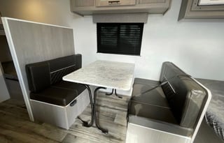 2024 Coleman Lantern 17B - Sleeps 5