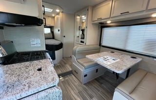 25ft. RV — easy to drive, unique trip experience!