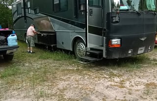 2006 Fleetwood Discovery Motor Home, 39 ft