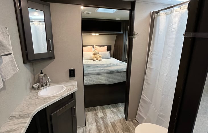 Master Bedroom, Full Size mattress